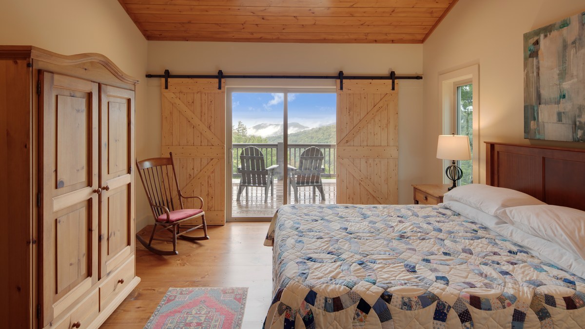 Custom master suite