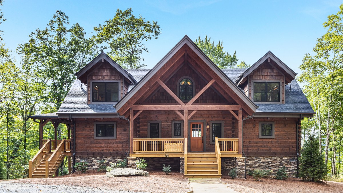 Powell Construction custom mountain home exterior
